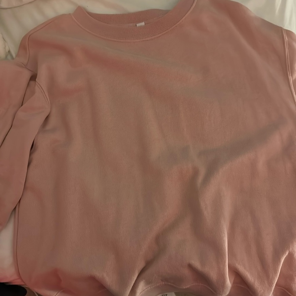 gap crewneck